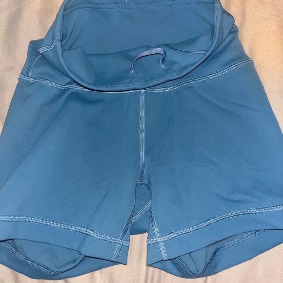 Blue Lululemon high rise short 4” - Picture 4 of 6
